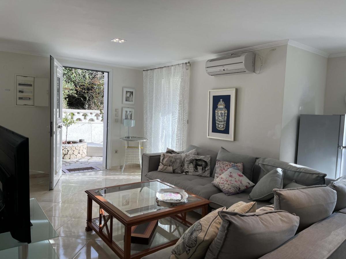 Villa Ampelaki "30 Meters To Beach" 팔레오카스트리차 외부 사진