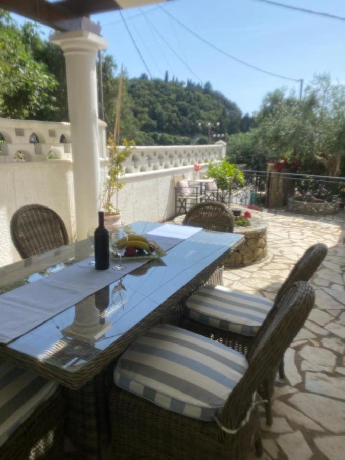 Villa Ampelaki "30 Meters To Beach" 팔레오카스트리차 외부 사진