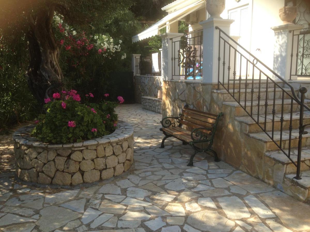 Villa Ampelaki "30 Meters To Beach" 팔레오카스트리차 외부 사진